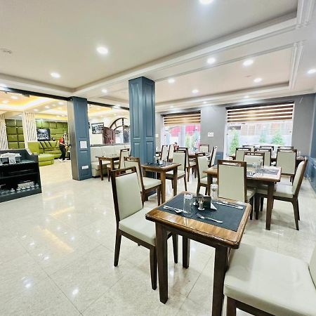 Srinagar Group Of Hotels Extérieur photo