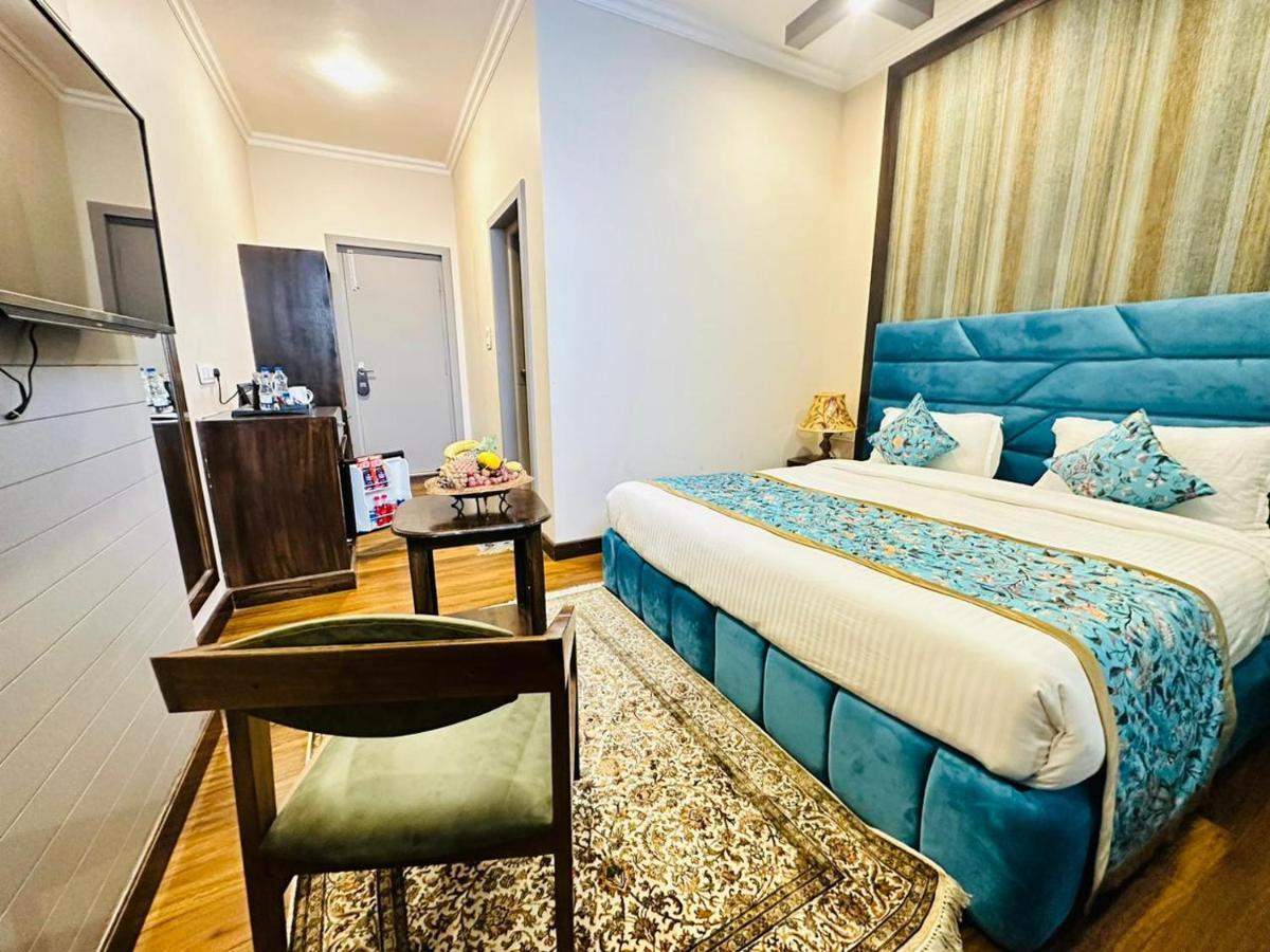Srinagar Group Of Hotels Extérieur photo
