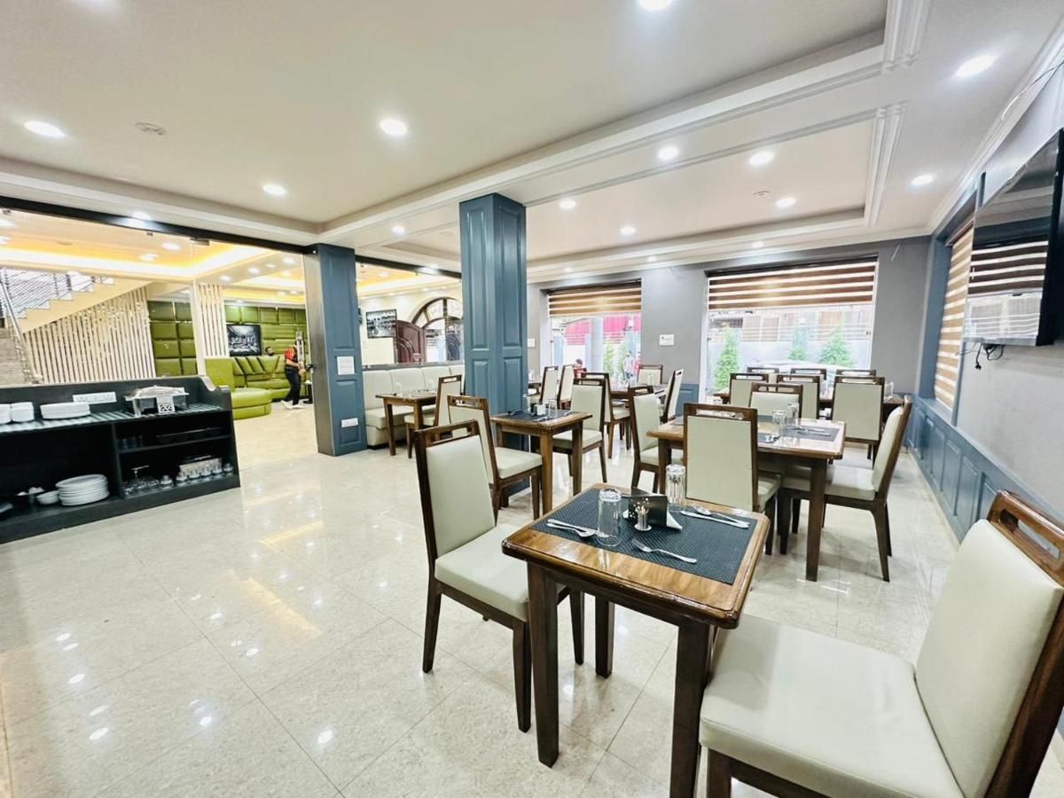 Srinagar Group Of Hotels Extérieur photo