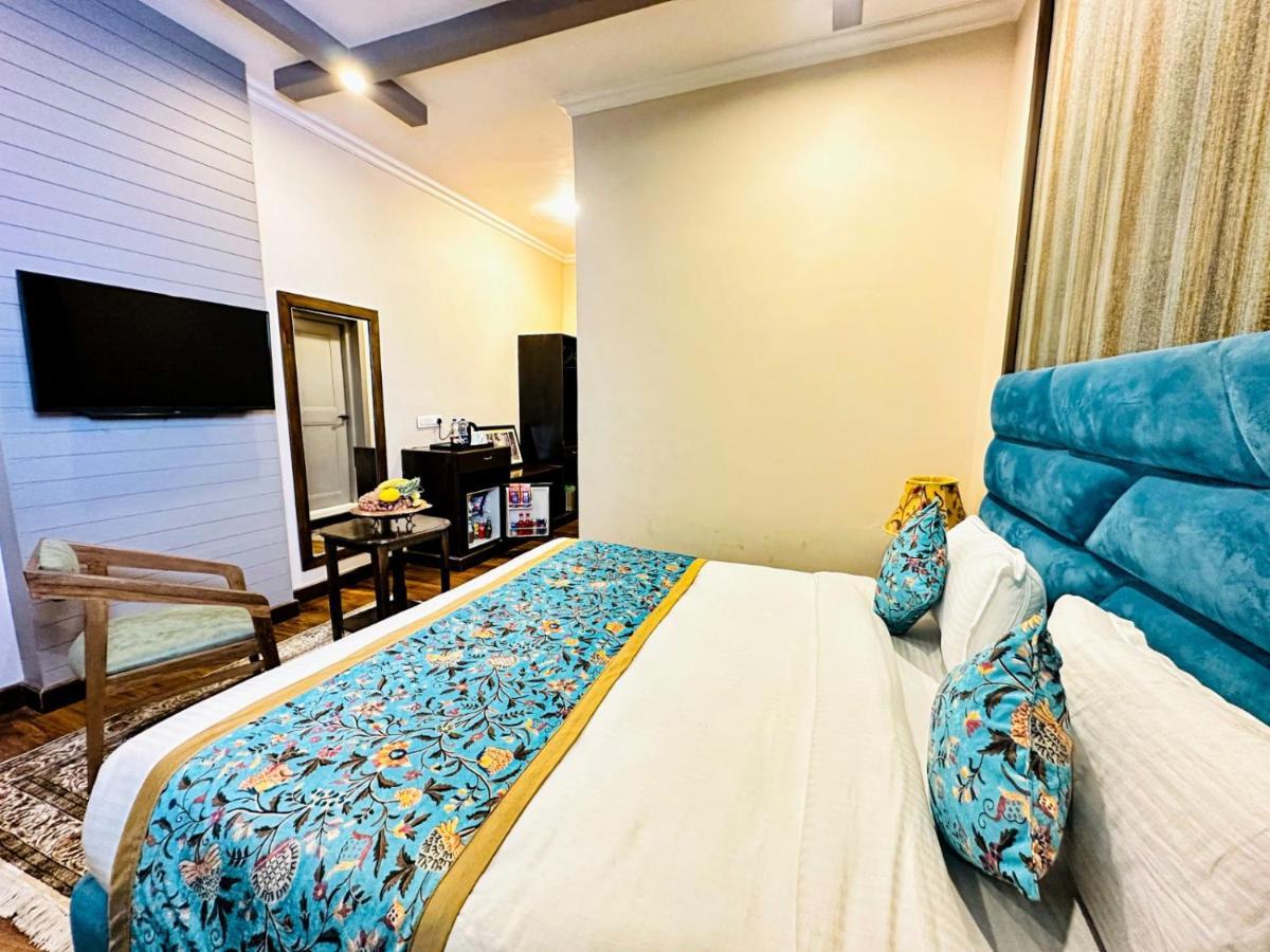 Srinagar Group Of Hotels Extérieur photo