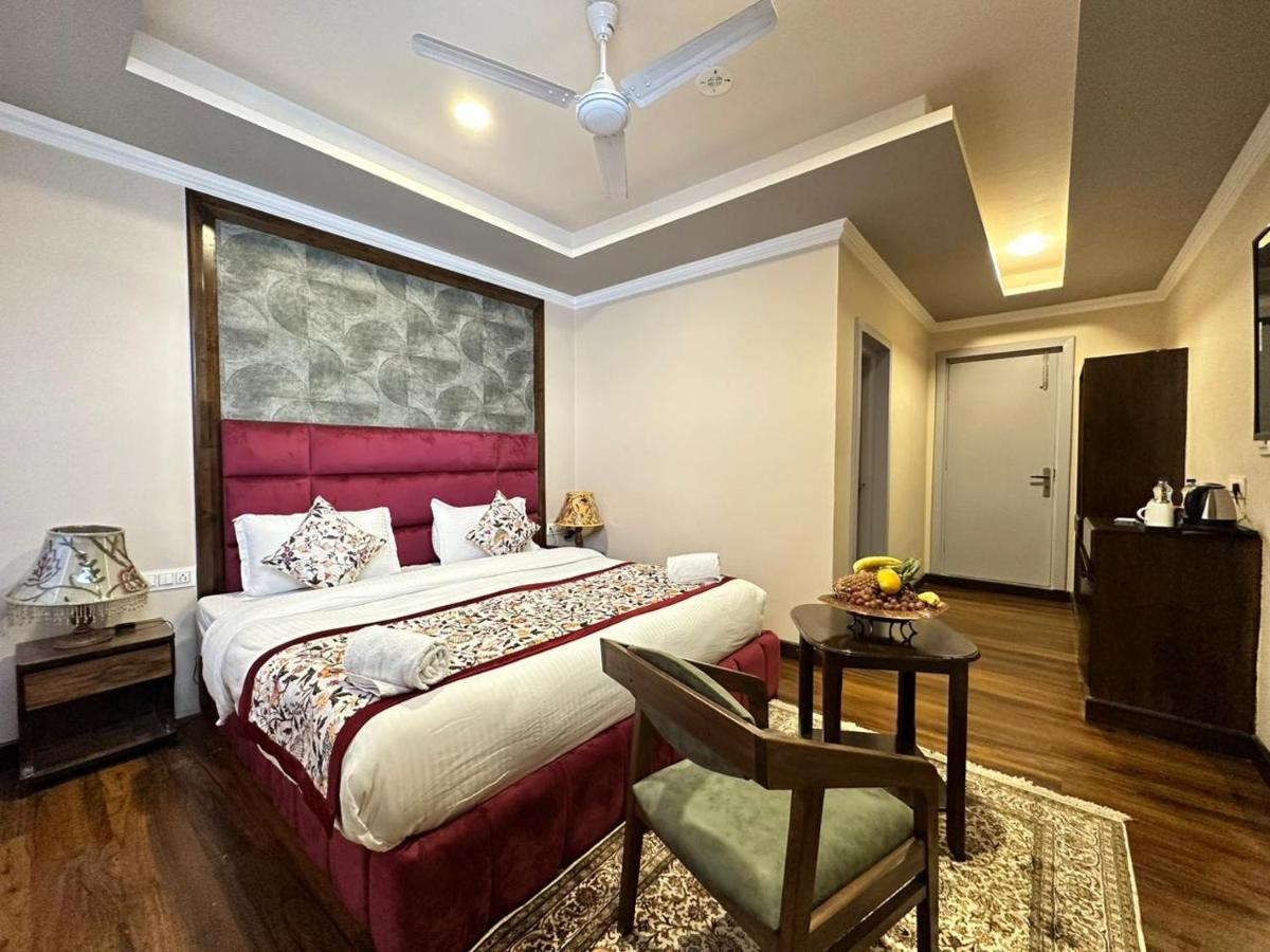 Srinagar Group Of Hotels Extérieur photo