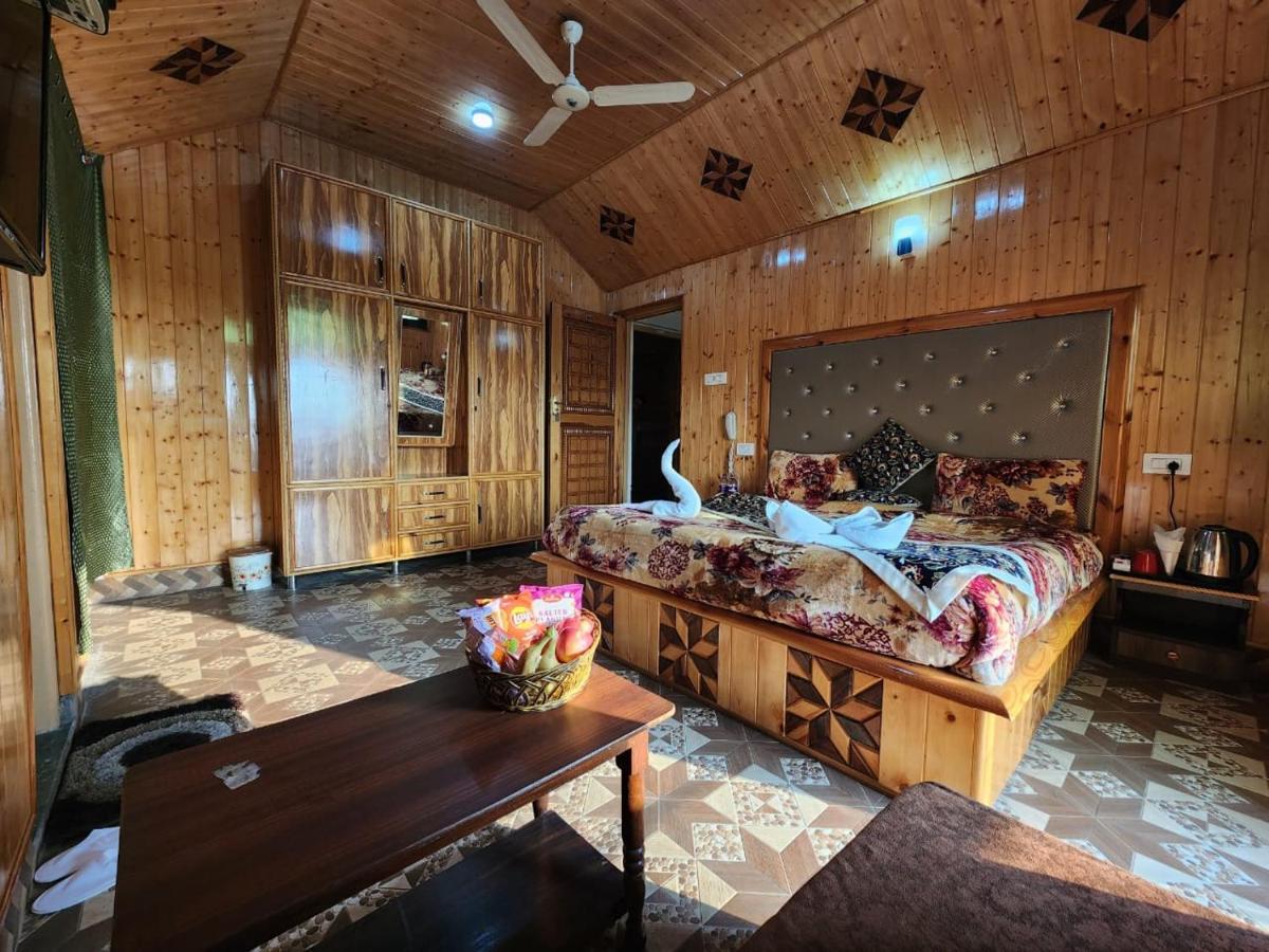 Srinagar Group Of Hotels Extérieur photo